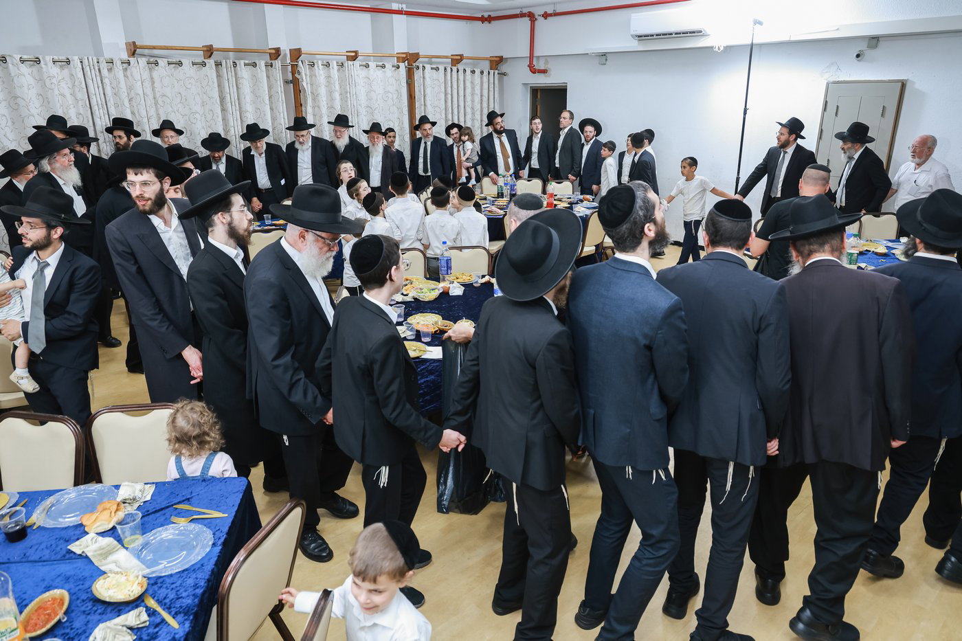הכנסת ס"ת לקהילת 'עדת ישראל' בחיפה