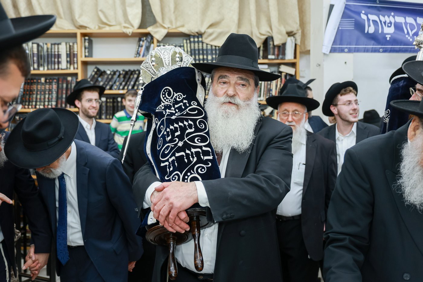 הכנסת ס"ת לקהילת 'עדת ישראל' בחיפה