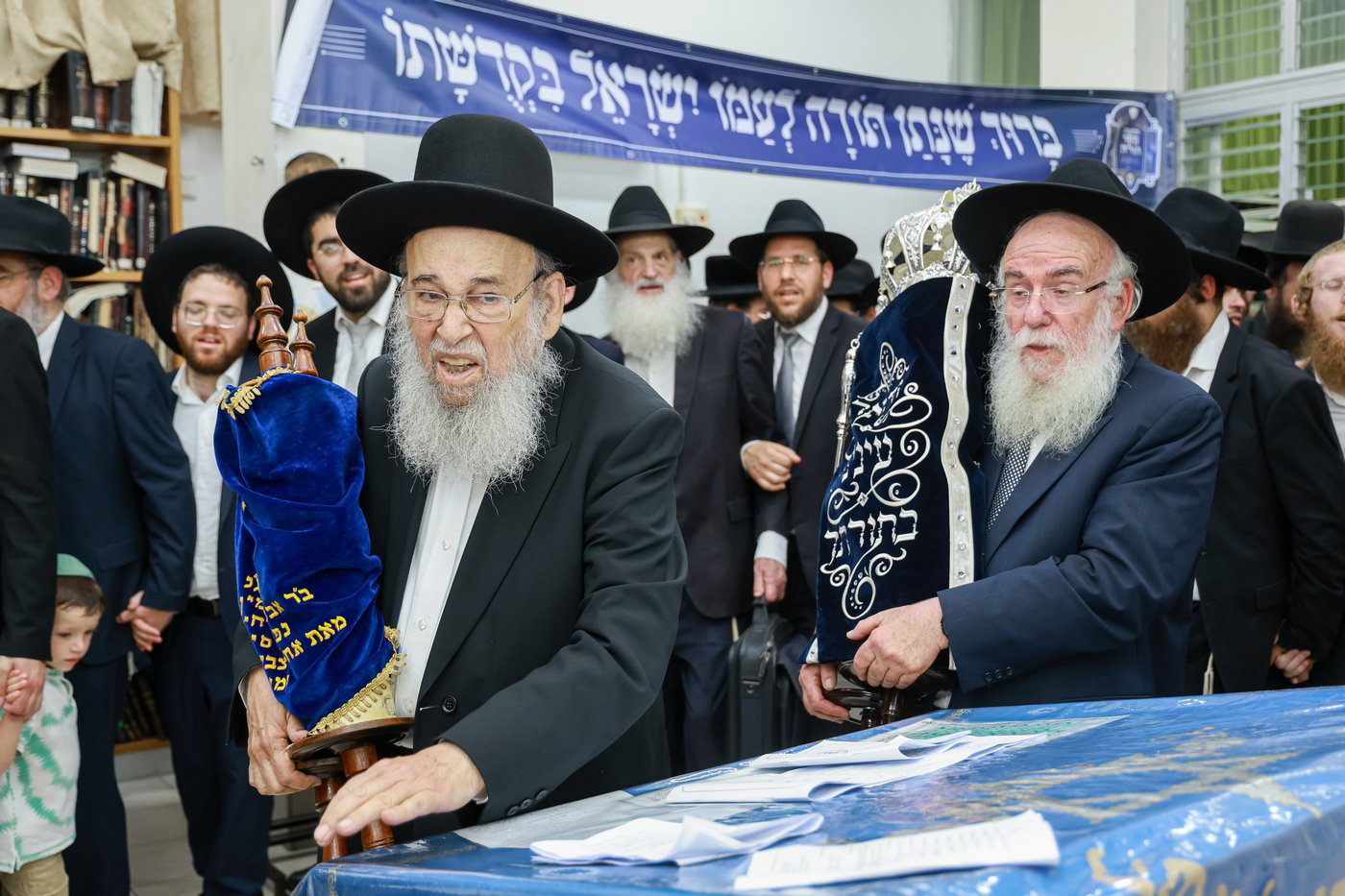 הכנסת ס"ת לקהילת 'עדת ישראל' בחיפה