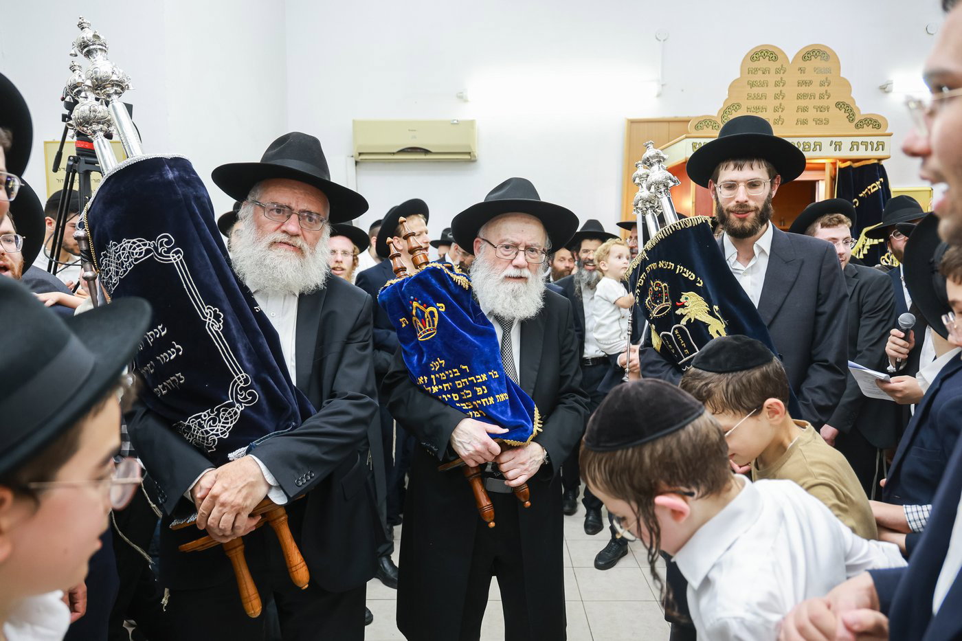 הכנסת ס"ת לקהילת 'עדת ישראל' בחיפה