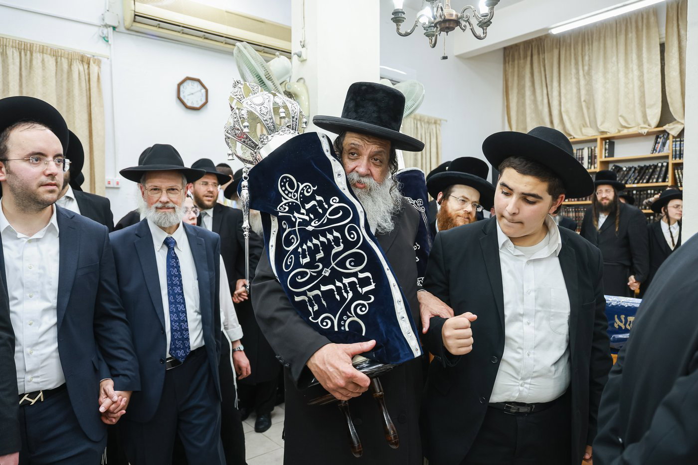 הכנסת ס"ת לקהילת 'עדת ישראל' בחיפה