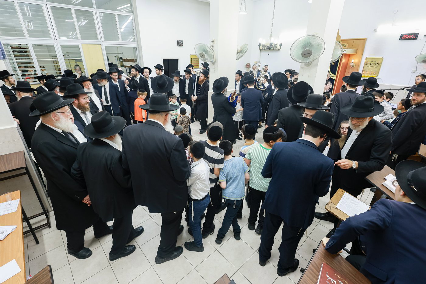 הכנסת ס"ת לקהילת 'עדת ישראל' בחיפה