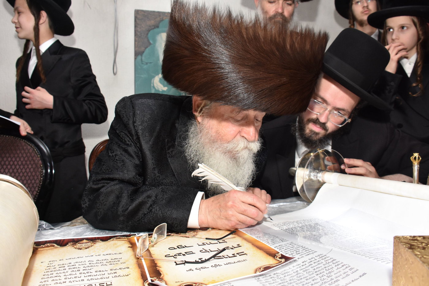הכנסת ספר התורה בקארלין לעלוב