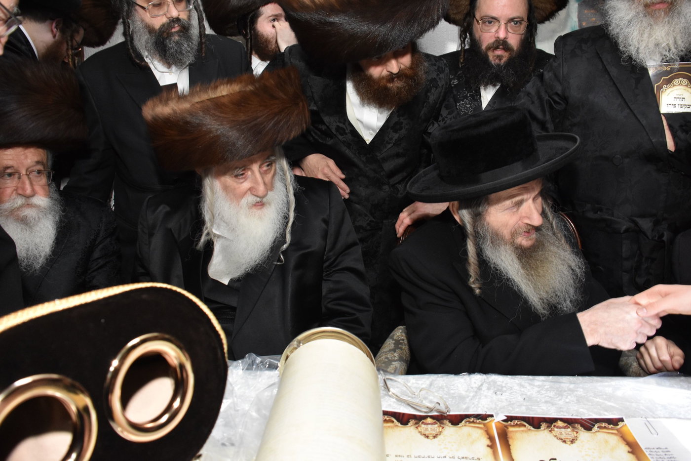 הכנסת ספר התורה בקארלין לעלוב