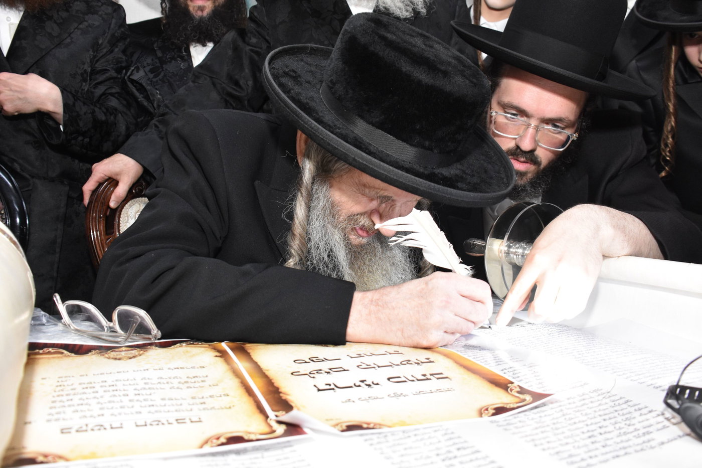 הכנסת ספר התורה בקארלין לעלוב