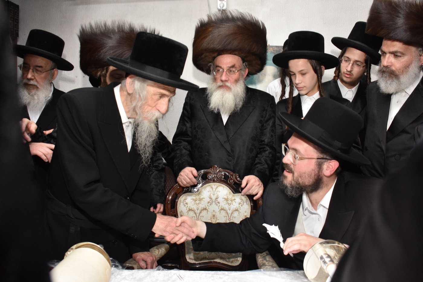הכנסת ספר התורה בקארלין לעלוב