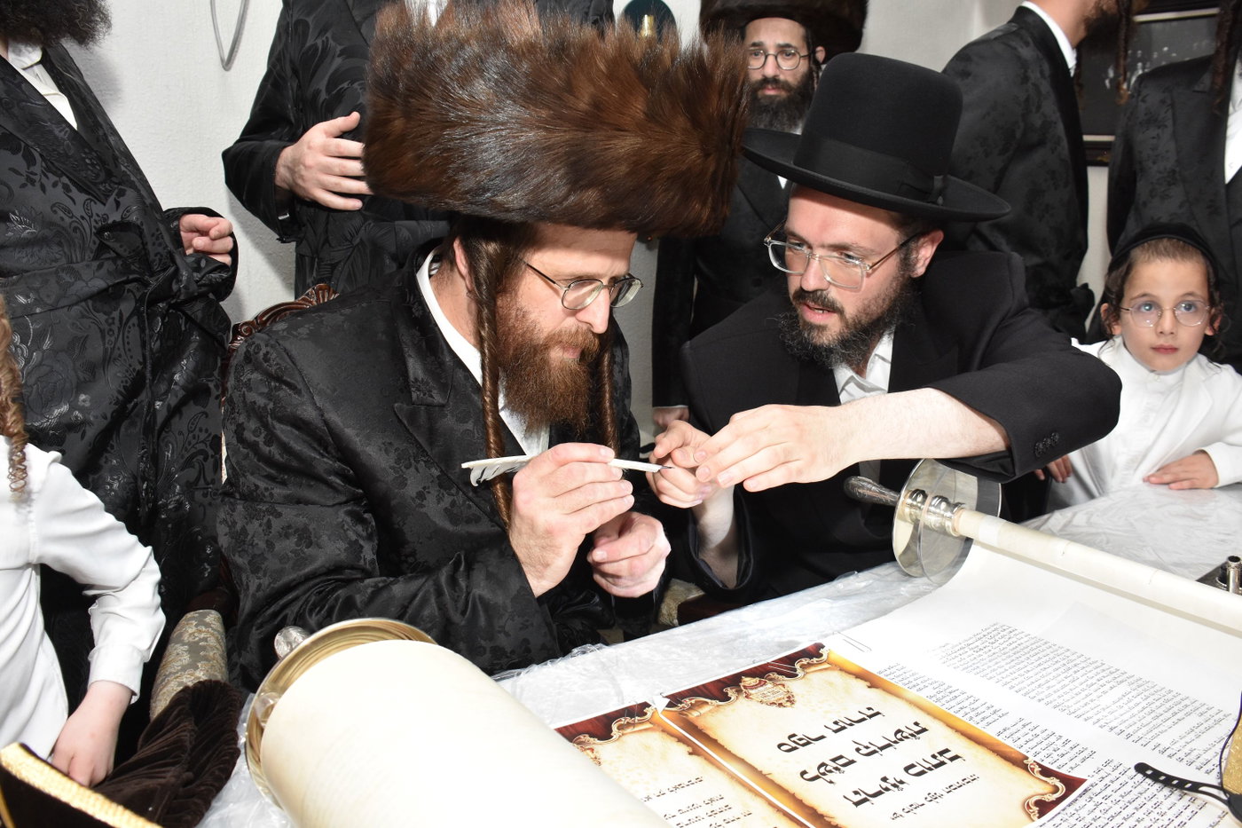 הכנסת ספר התורה בקארלין לעלוב