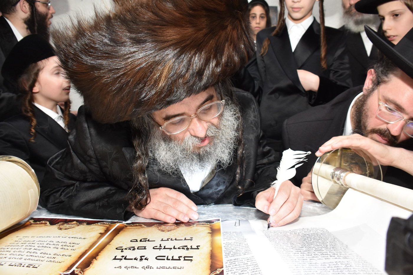הכנסת ספר התורה בקארלין לעלוב