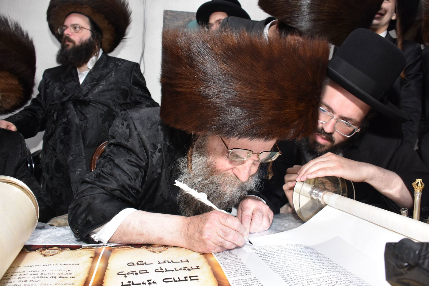 הכנסת ספר התורה בקארלין לעלוב