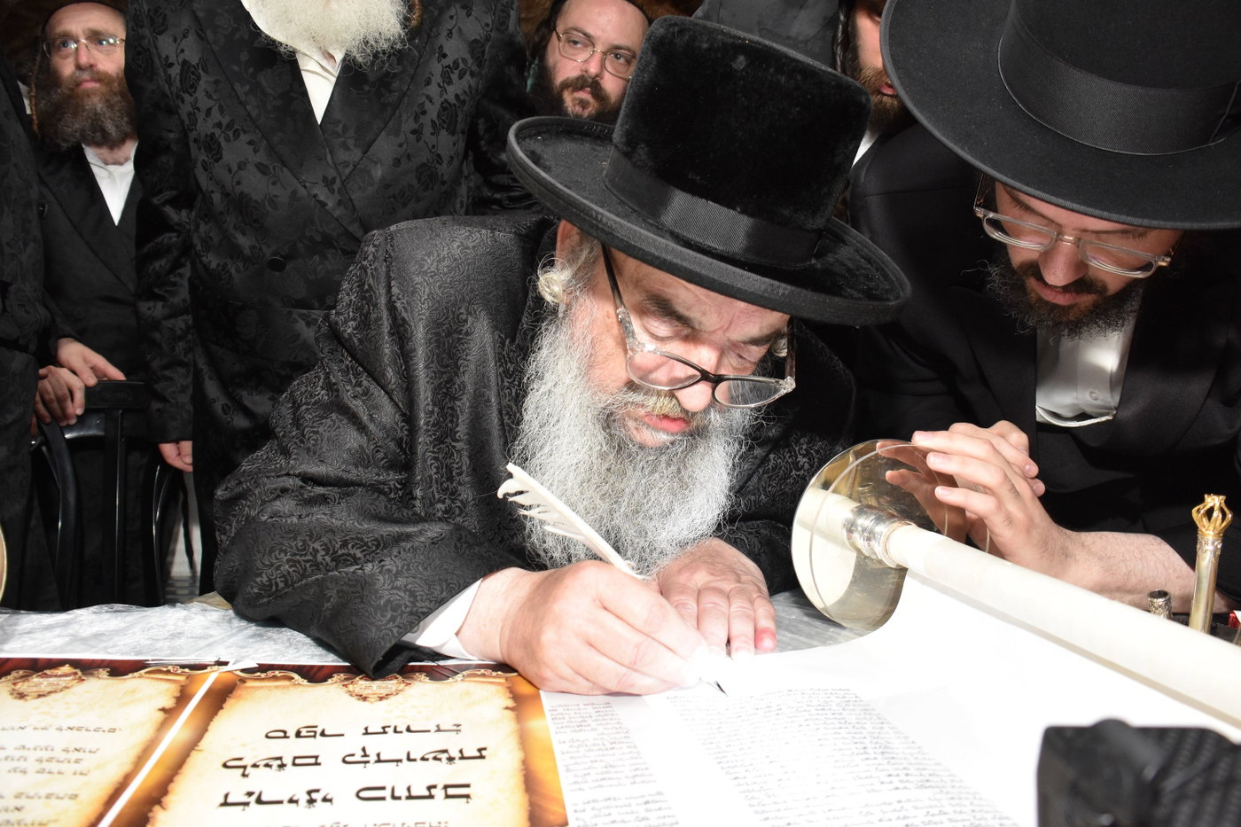 הכנסת ספר התורה בקארלין לעלוב