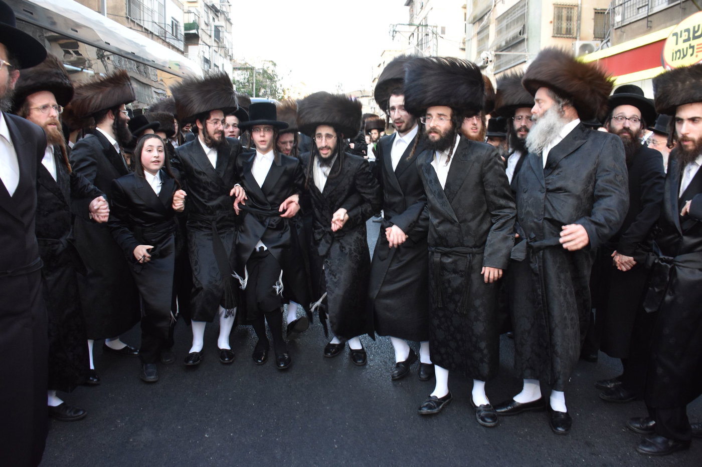 הכנסת ספר התורה בקארלין לעלוב