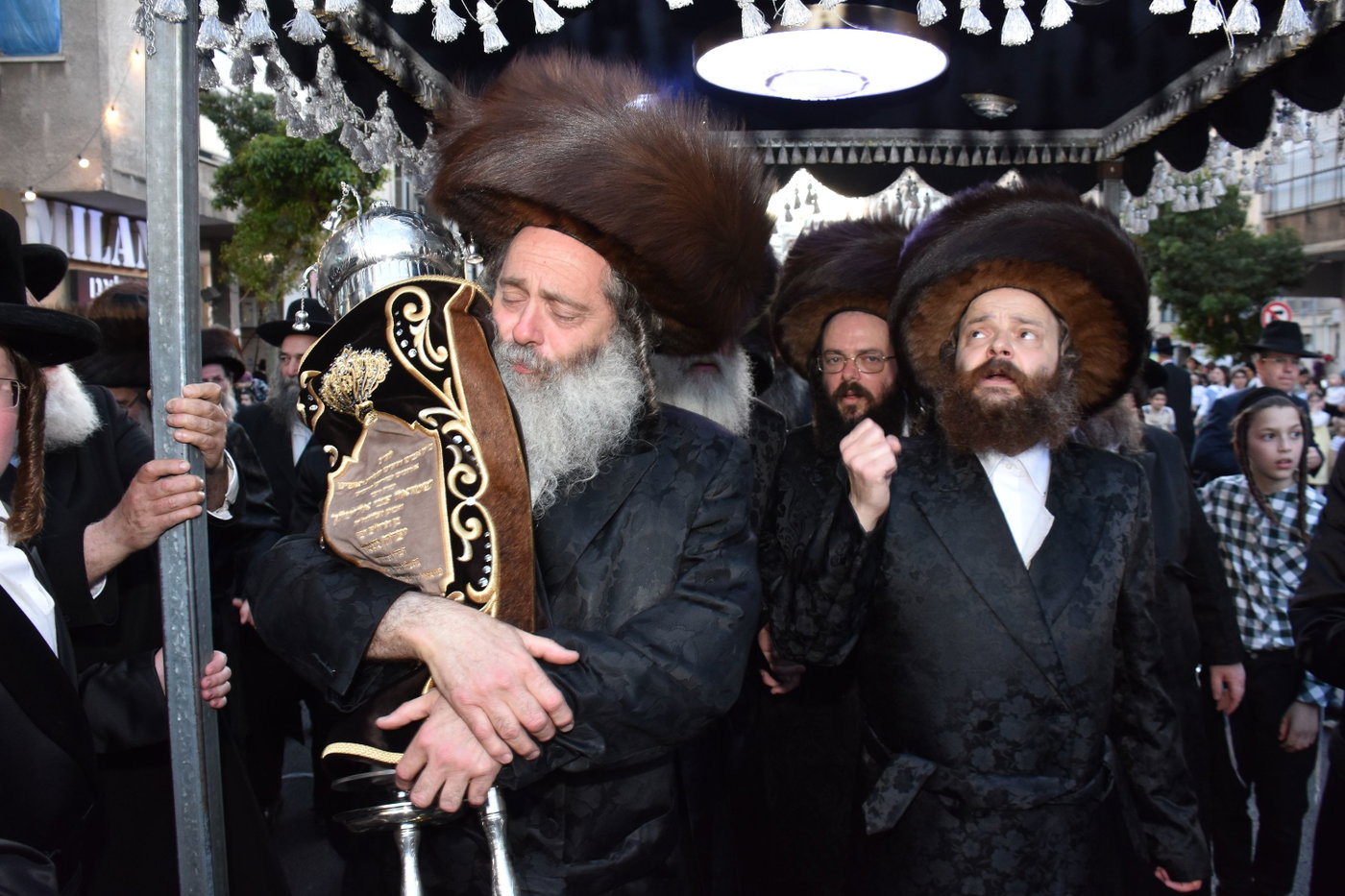 הכנסת ספר התורה בקארלין לעלוב