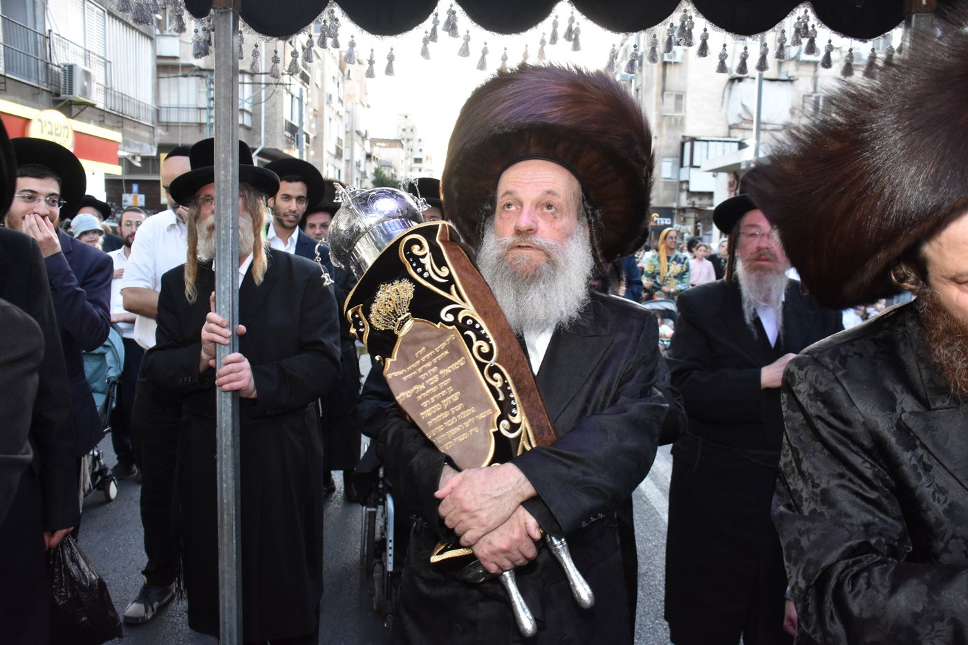 הכנסת ספר התורה בקארלין לעלוב