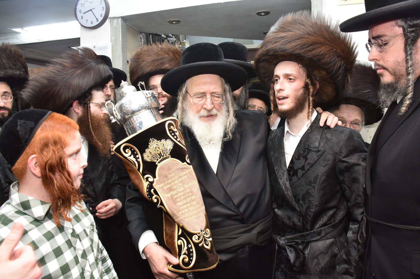 הכנסת ספר התורה בקארלין לעלוב