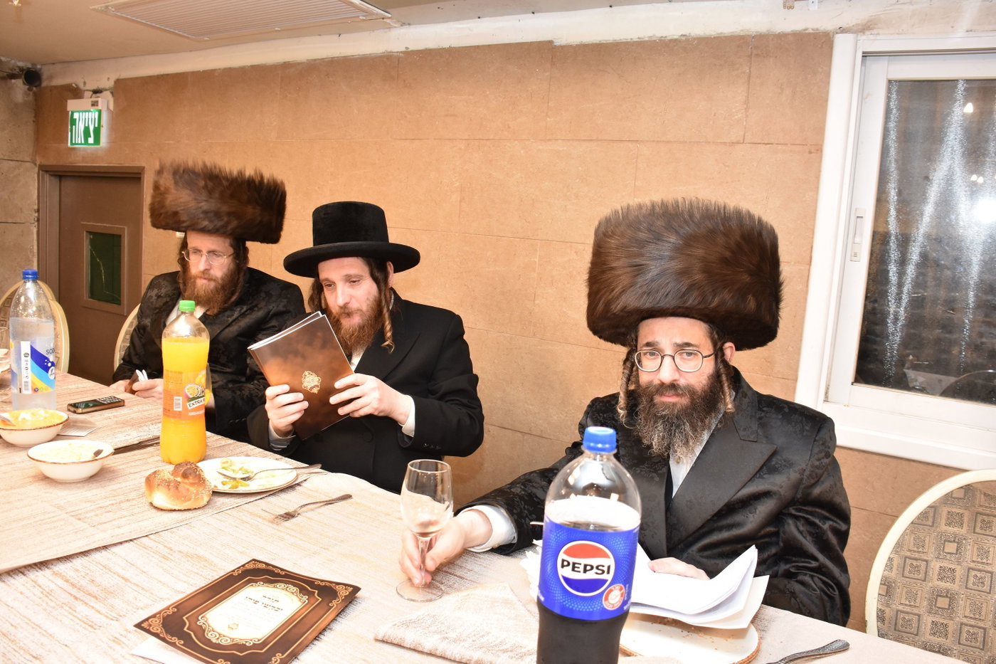 הכנסת ספר התורה בקארלין לעלוב