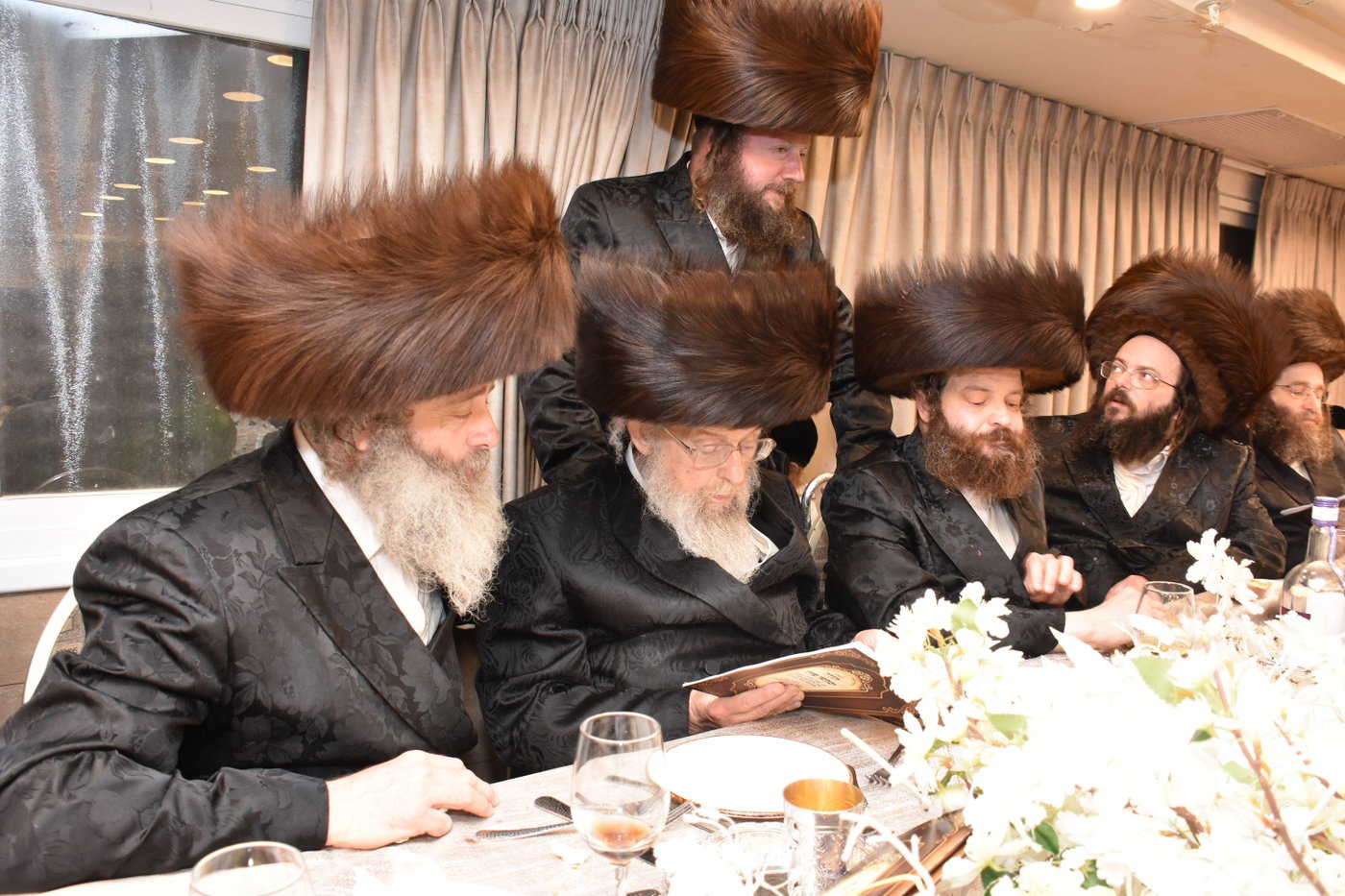 הכנסת ספר התורה בקארלין לעלוב