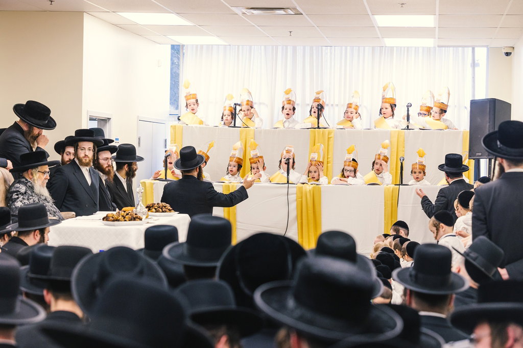 האדמו"ר מסאטמר בחומש סעודה במונטריאול