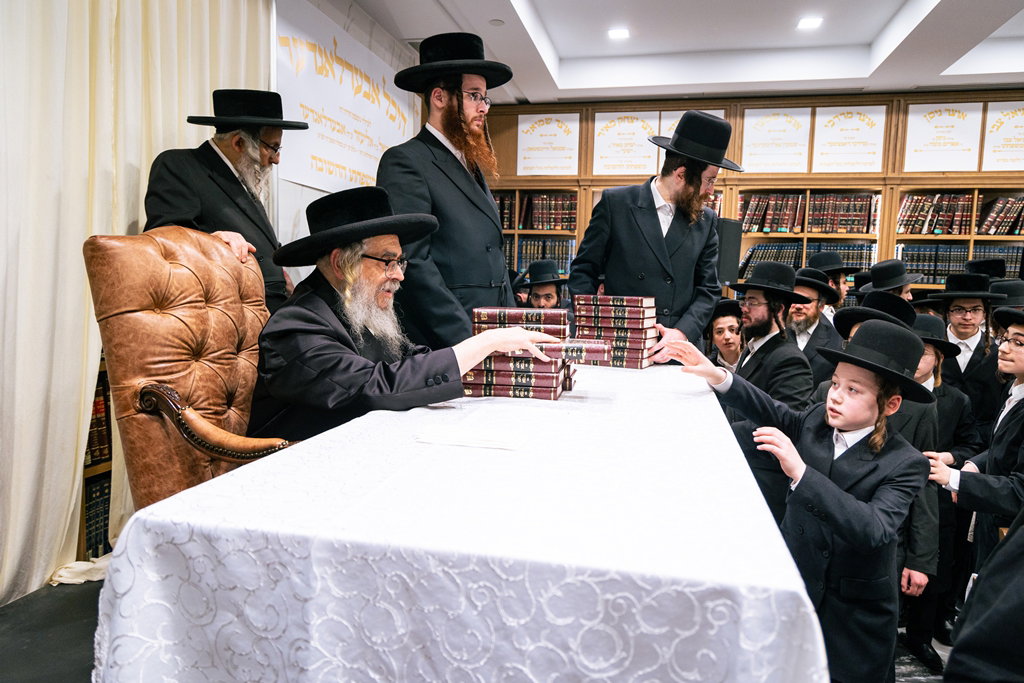 האדמו"ר מסאטמר בביקור בישיבה במונטריאול