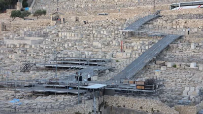 הבנות בציון האור החיים הקדוש