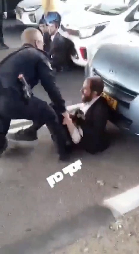 התיעוד שעורר סערה של מפקד המשטרה סנ"צ יובל שביט