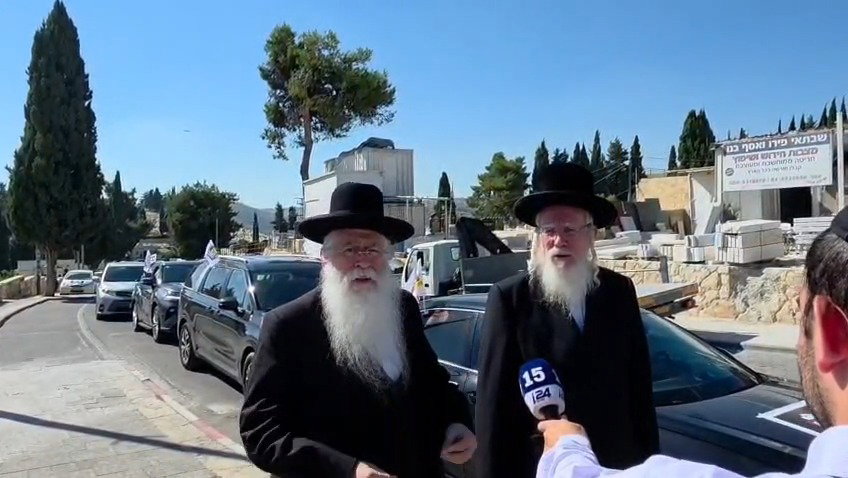 אייכלר ופרוש יוצאים לשיירה