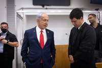 נתניהו עם עורך דינו עמית חדד
