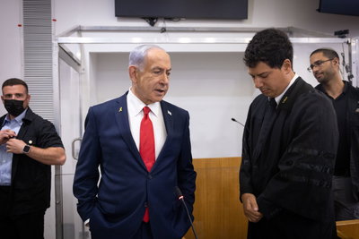 נתניהו עם עורך דינו עמית חדד