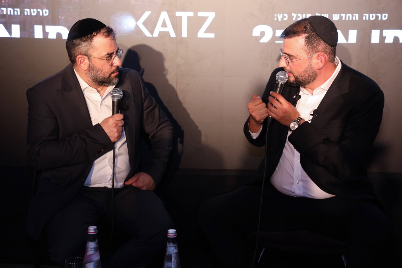 משפיען הרשת - דודי קפלר חושף בארוע את הסרט שמסעיר את העולם החרדי