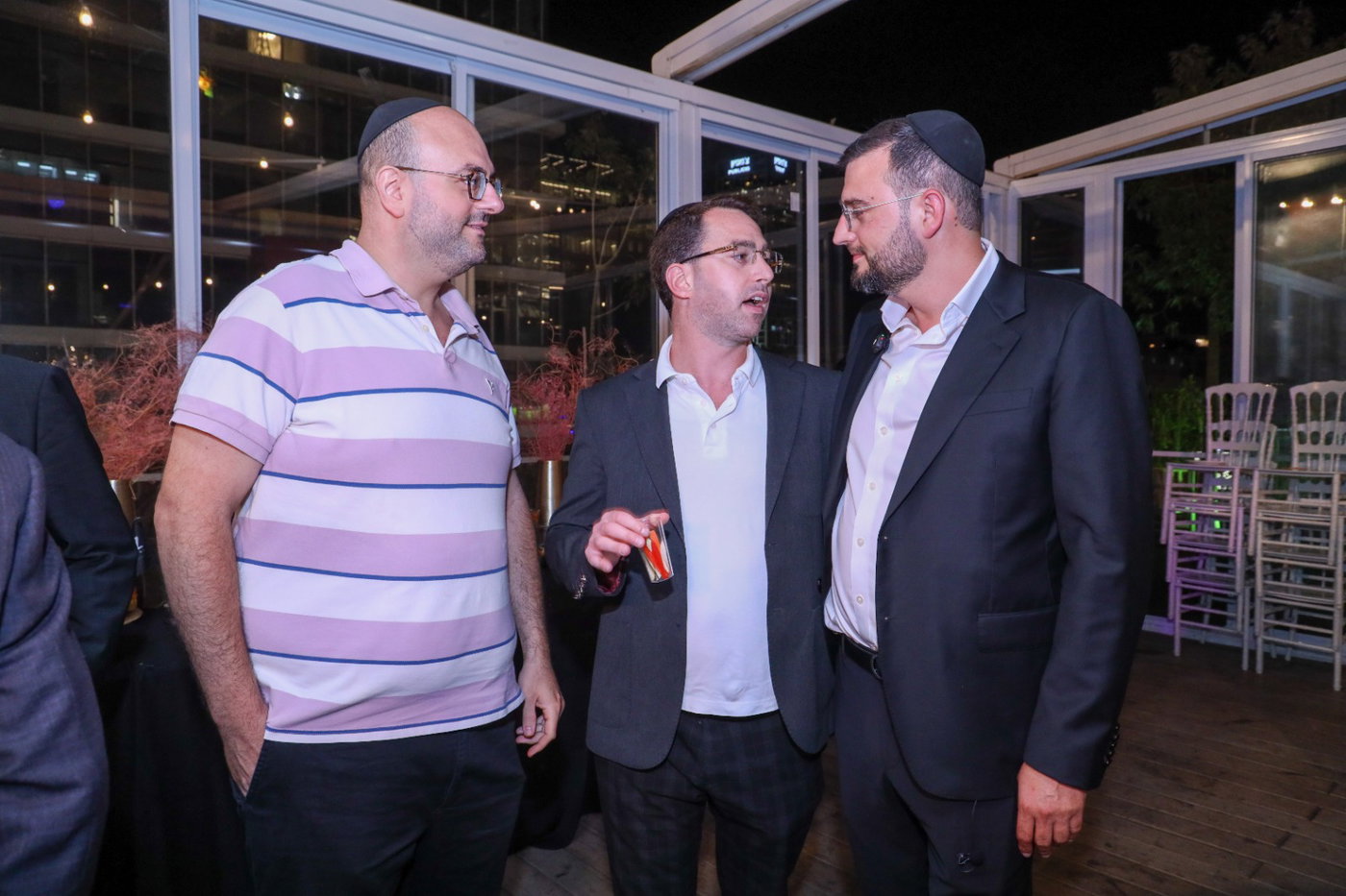 משפיען הרשת - דודי קפלר חושף בארוע את הסרט שמסעיר את העולם החרדי