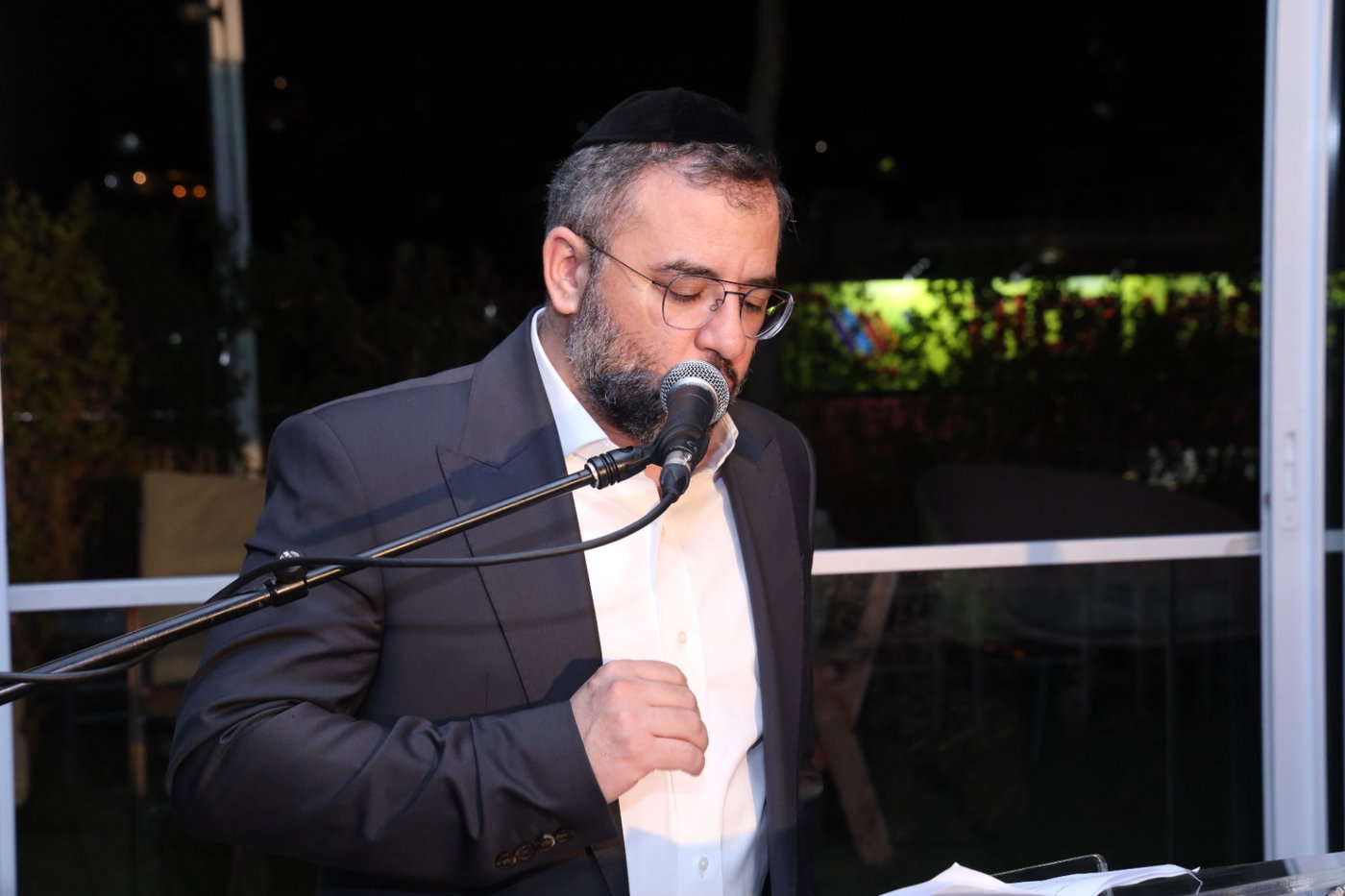משפיען הרשת - דודי קפלר חושף בארוע את הסרט שמסעיר את העולם החרדי