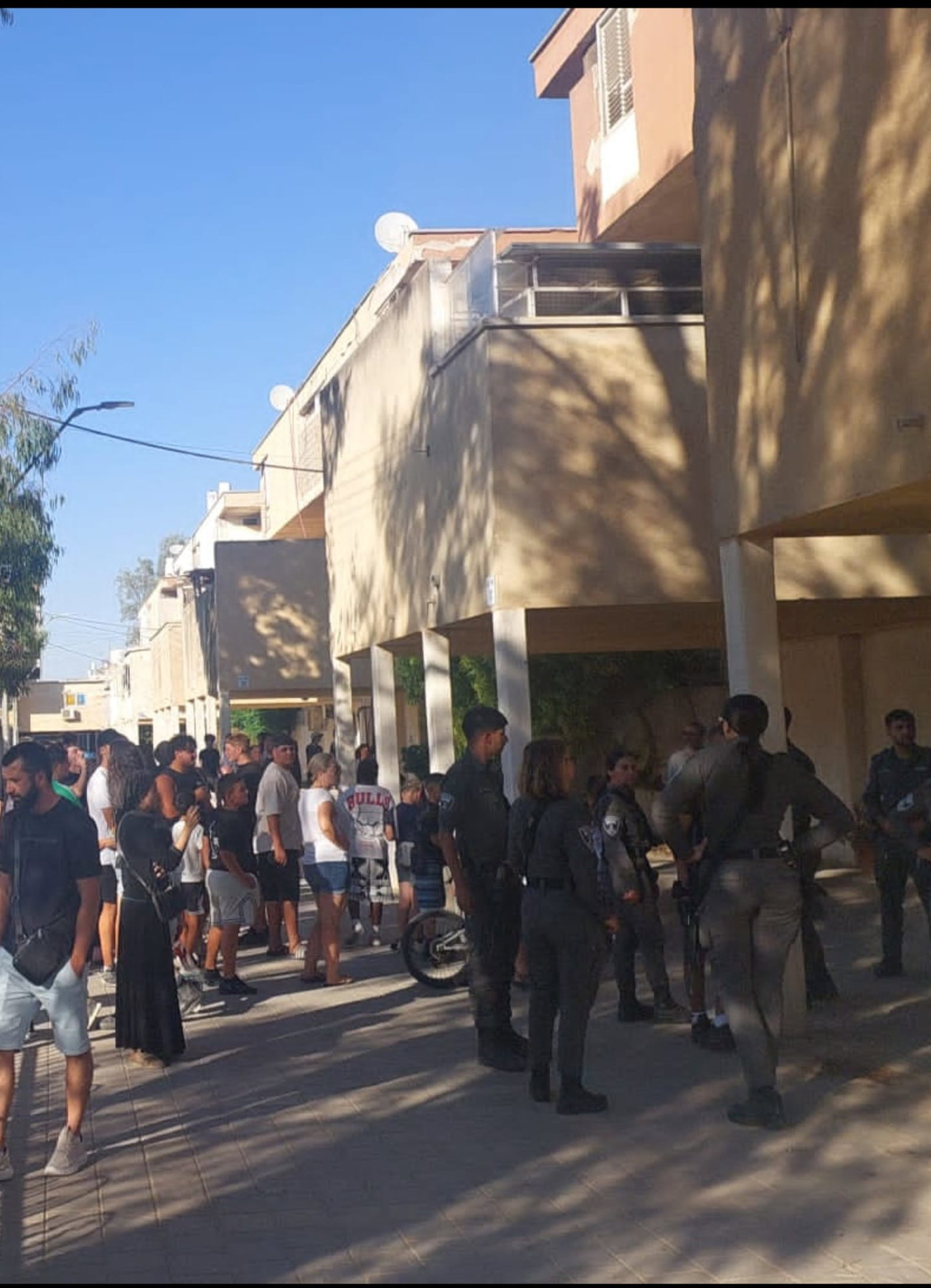 קטטת ענק חריגה בערד: עימותים חריפים ודחיפות בין חסידים לחילונים