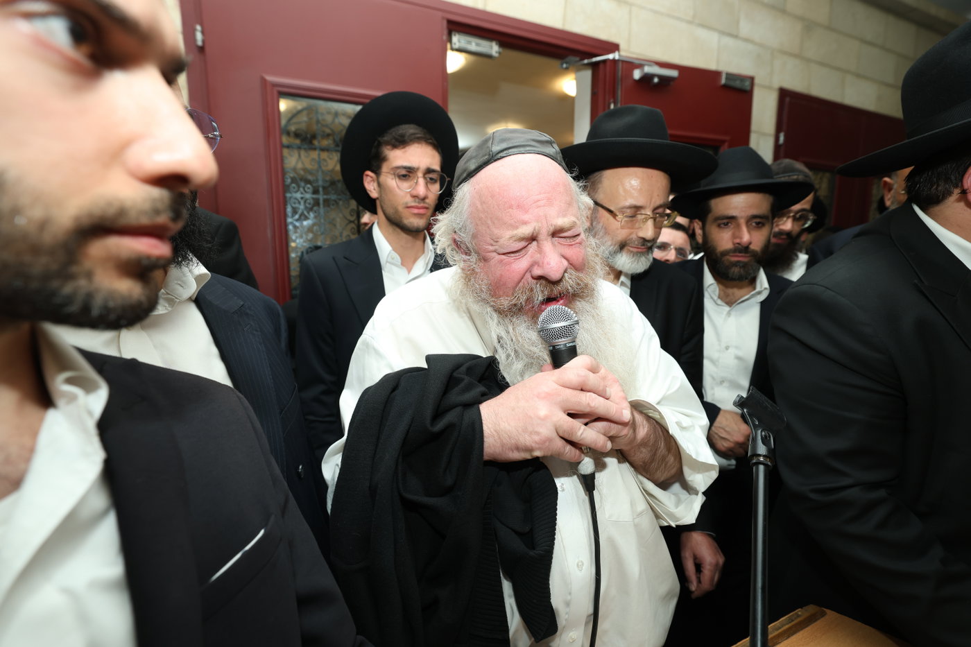 הלווית המקובל הגה"צ רחמים עטיה זצ"ל