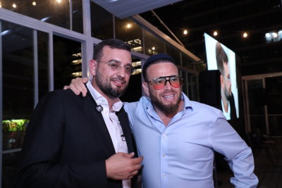 משפיען הרשת - דודי קפלר חושף בארוע את הסרט שמסעיר את העולם החרדי