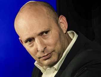 בנט נתקע במחאת הרכבים, מתבכיין ומשתלח: "אני בדרך לסיום של בתי"