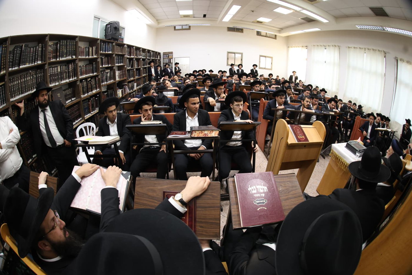 הגר"י יוסף במעמד
