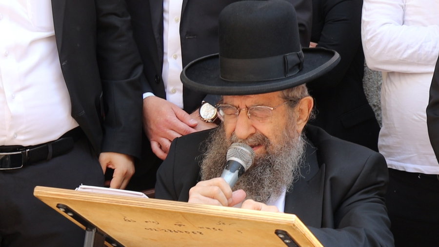 הגר"מ בן שמעון מספיד בהלוויה