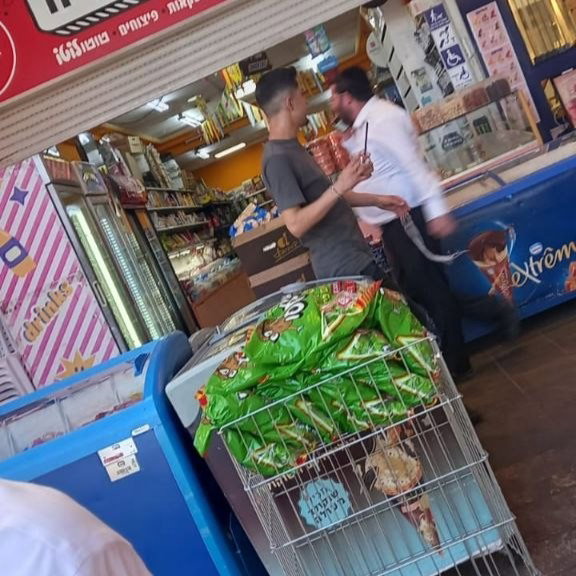 ראש הישיבה התיישב על הרצפה בחתונה | 'זופניק בכיכר' עם כל התמונות, הנייעס והחשיפות של השבוע