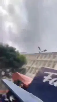 אנשים בורחים ובניינים נופלים: תיעודים מרעידת האדמה בוונצואלה - אלפים נעדרים