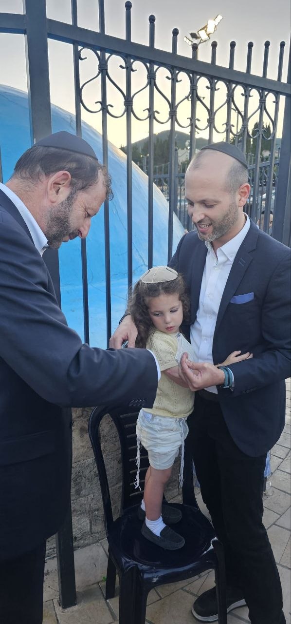ראש הישיבה התיישב על הרצפה בחתונה | 'זופניק בכיכר' עם כל התמונות, הנייעס והחשיפות של השבוע