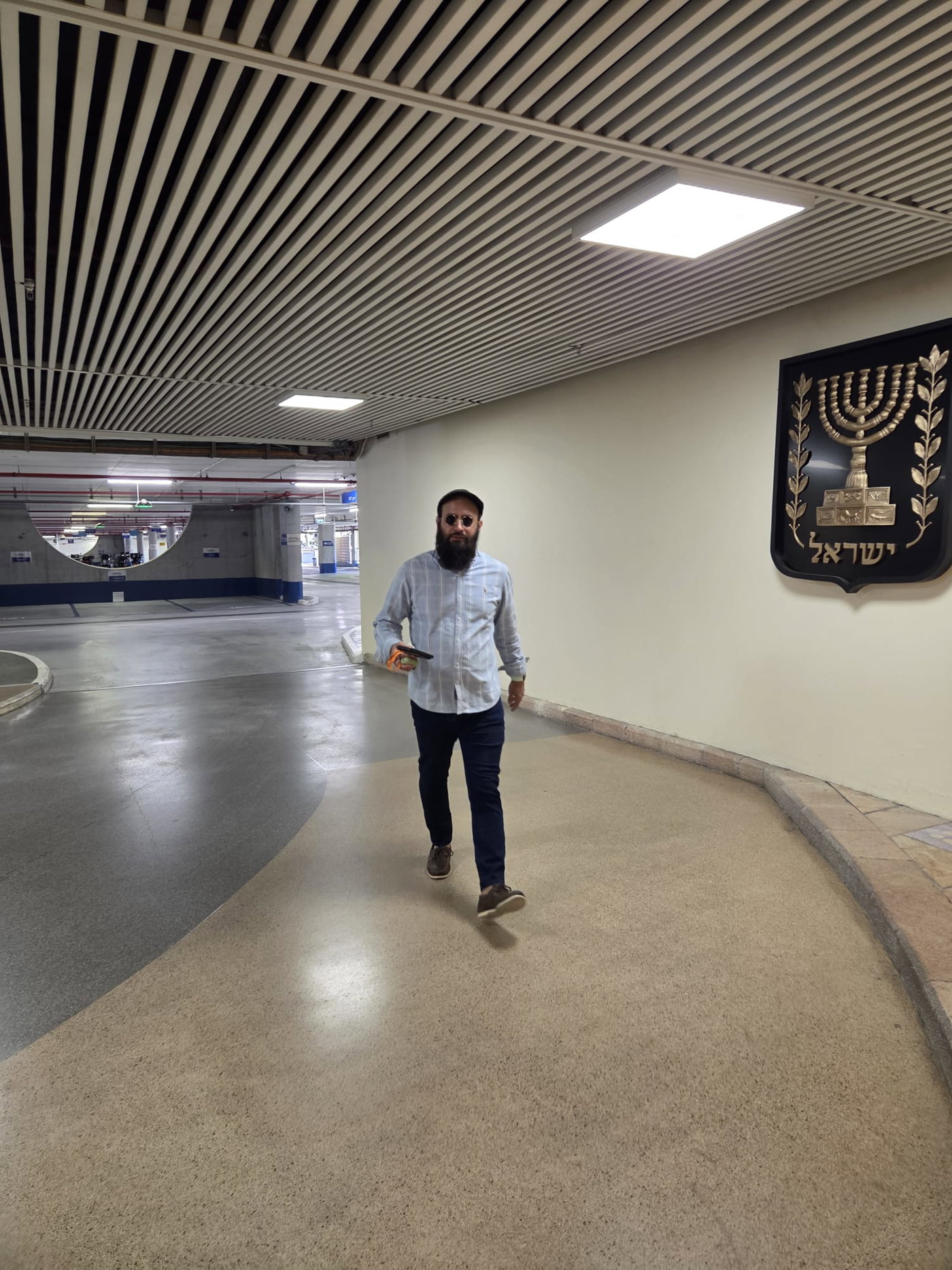 ראש הישיבה התיישב על הרצפה בחתונה | 'זופניק בכיכר' עם כל התמונות, הנייעס והחשיפות של השבוע