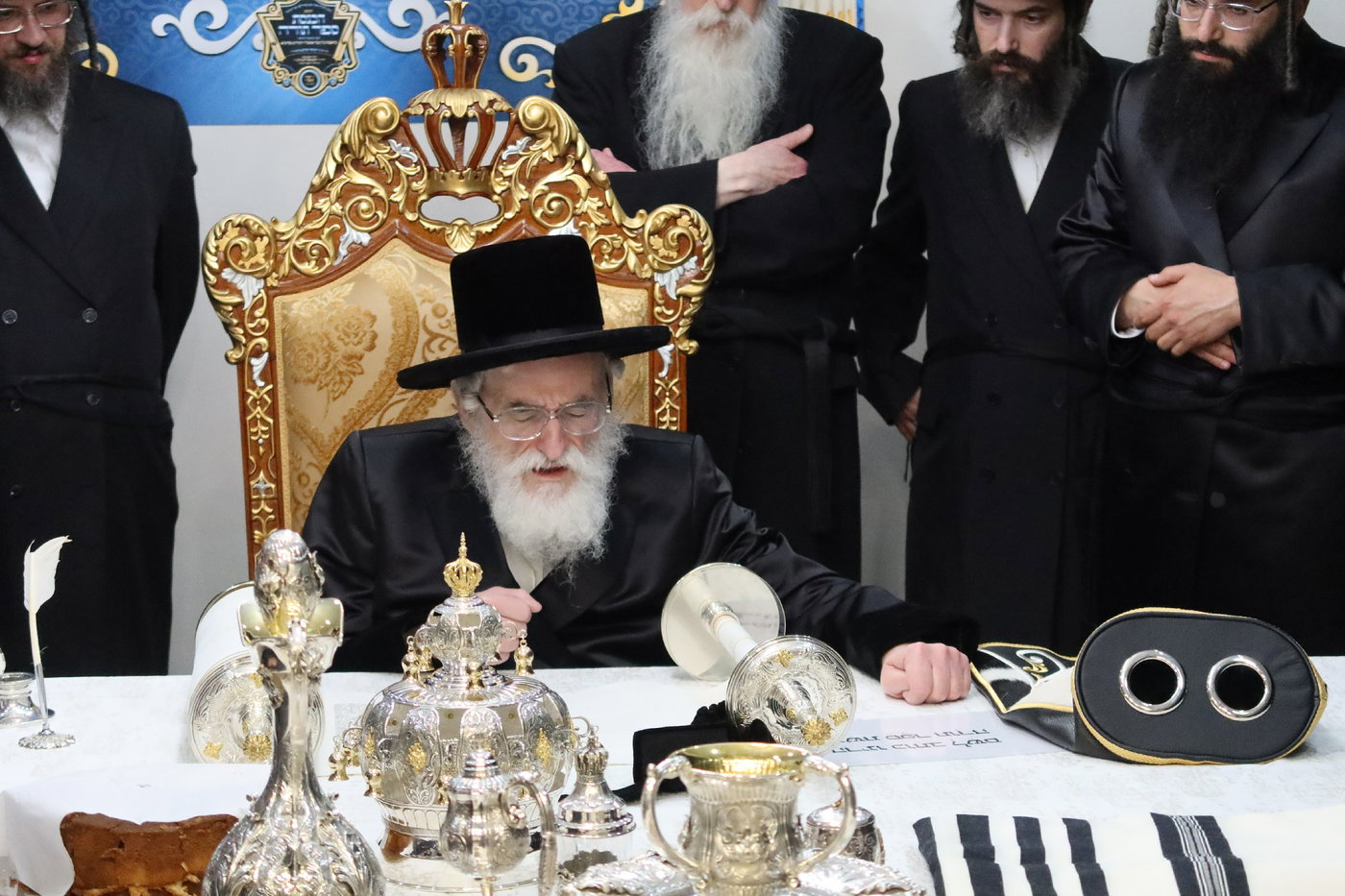 חנוכת הבית לבניין ישיבת “ישועות משה” בלונדון והכנסת ספר תורה