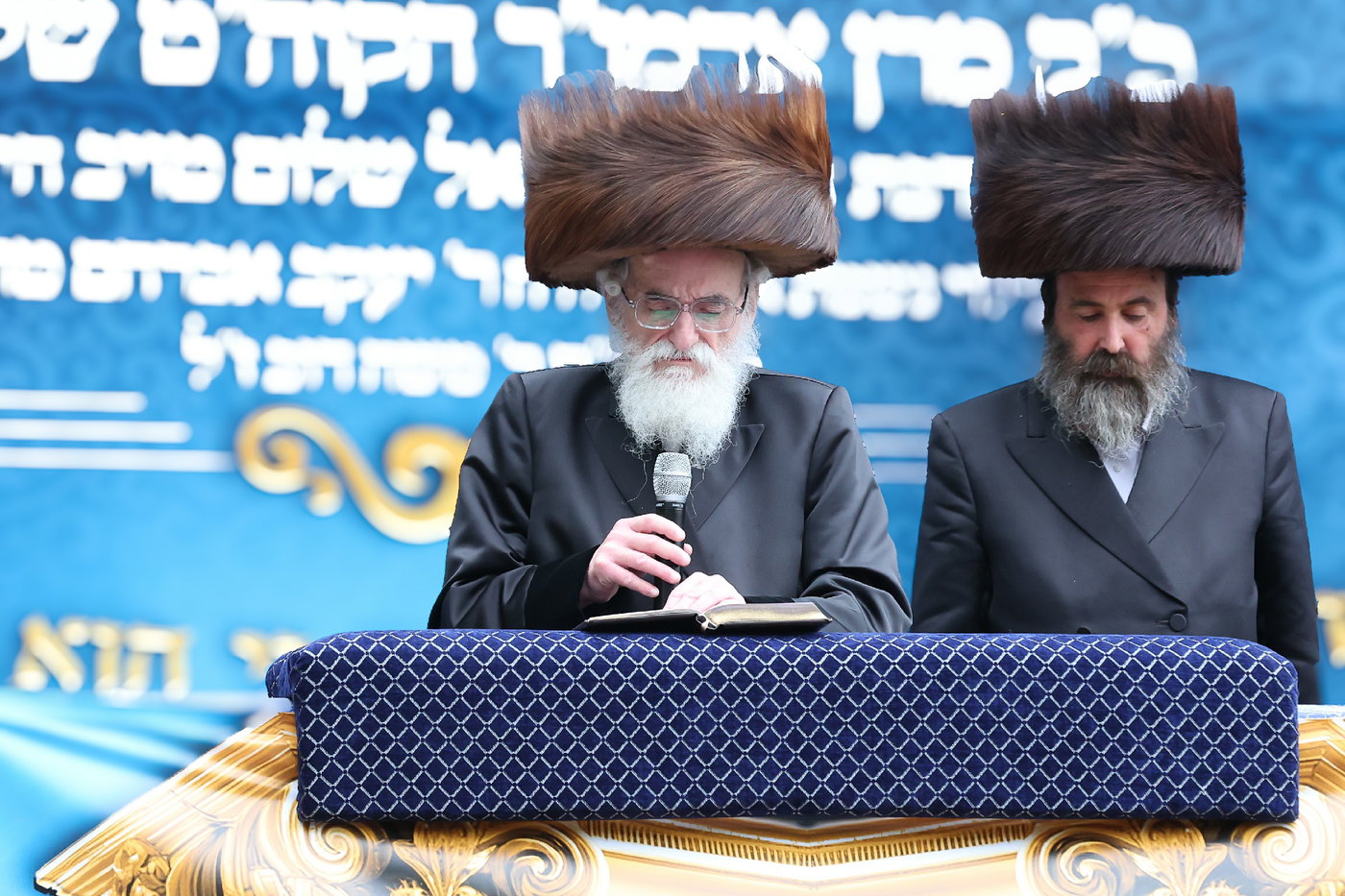 חנוכת הבית לבניין ישיבת “ישועות משה” בלונדון והכנסת ספר תורה