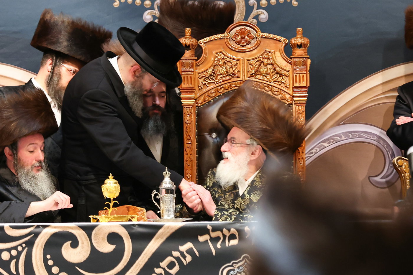 חנוכת הבית לבניין ישיבת “ישועות משה” בלונדון והכנסת ספר תורה