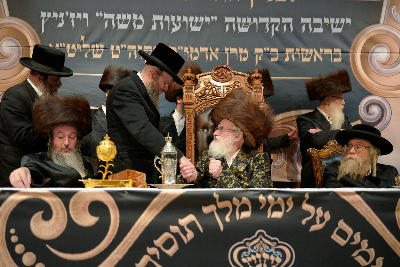 חנוכת הבית לבניין ישיבת “ישועות משה” בלונדון והכנסת ספר תורה