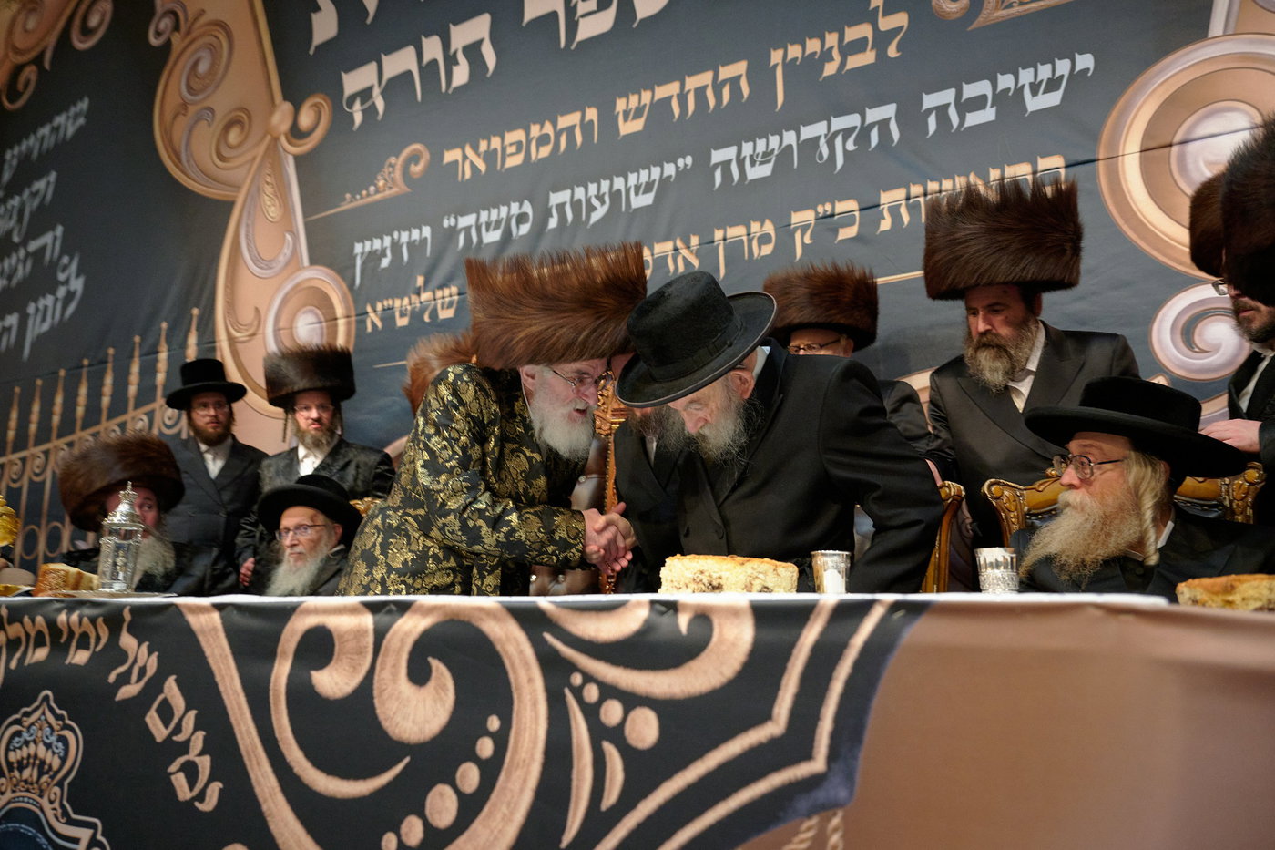 חנוכת הבית לבניין ישיבת “ישועות משה” בלונדון והכנסת ספר תורה