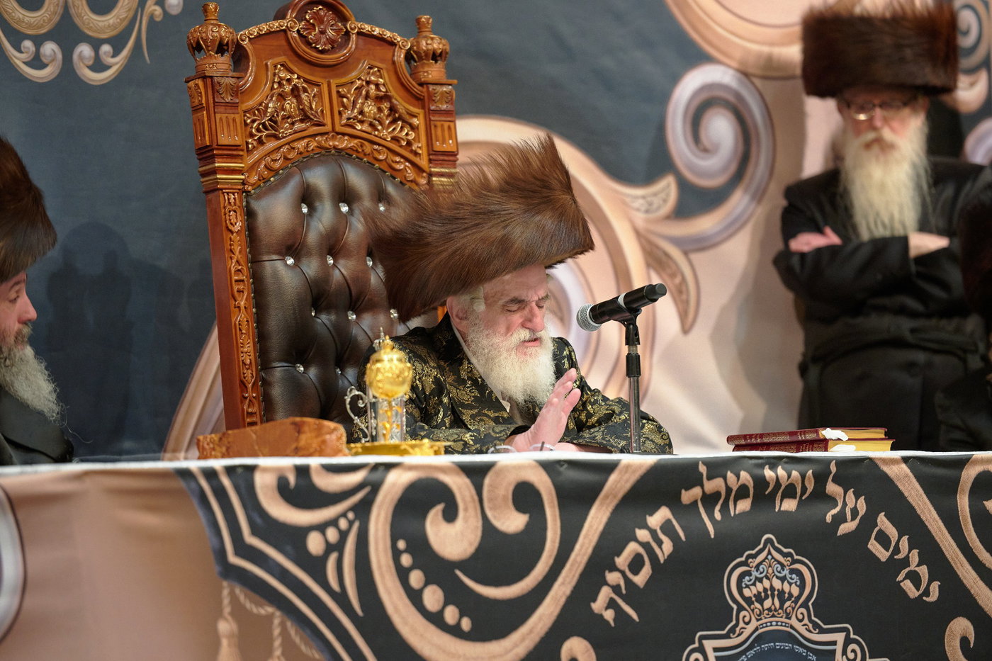 חנוכת הבית לבניין ישיבת “ישועות משה” בלונדון והכנסת ספר תורה
