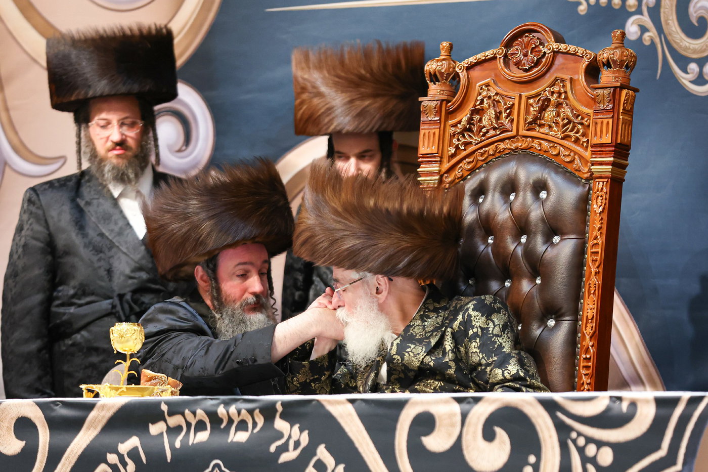 חנוכת הבית לבניין ישיבת “ישועות משה” בלונדון והכנסת ספר תורה