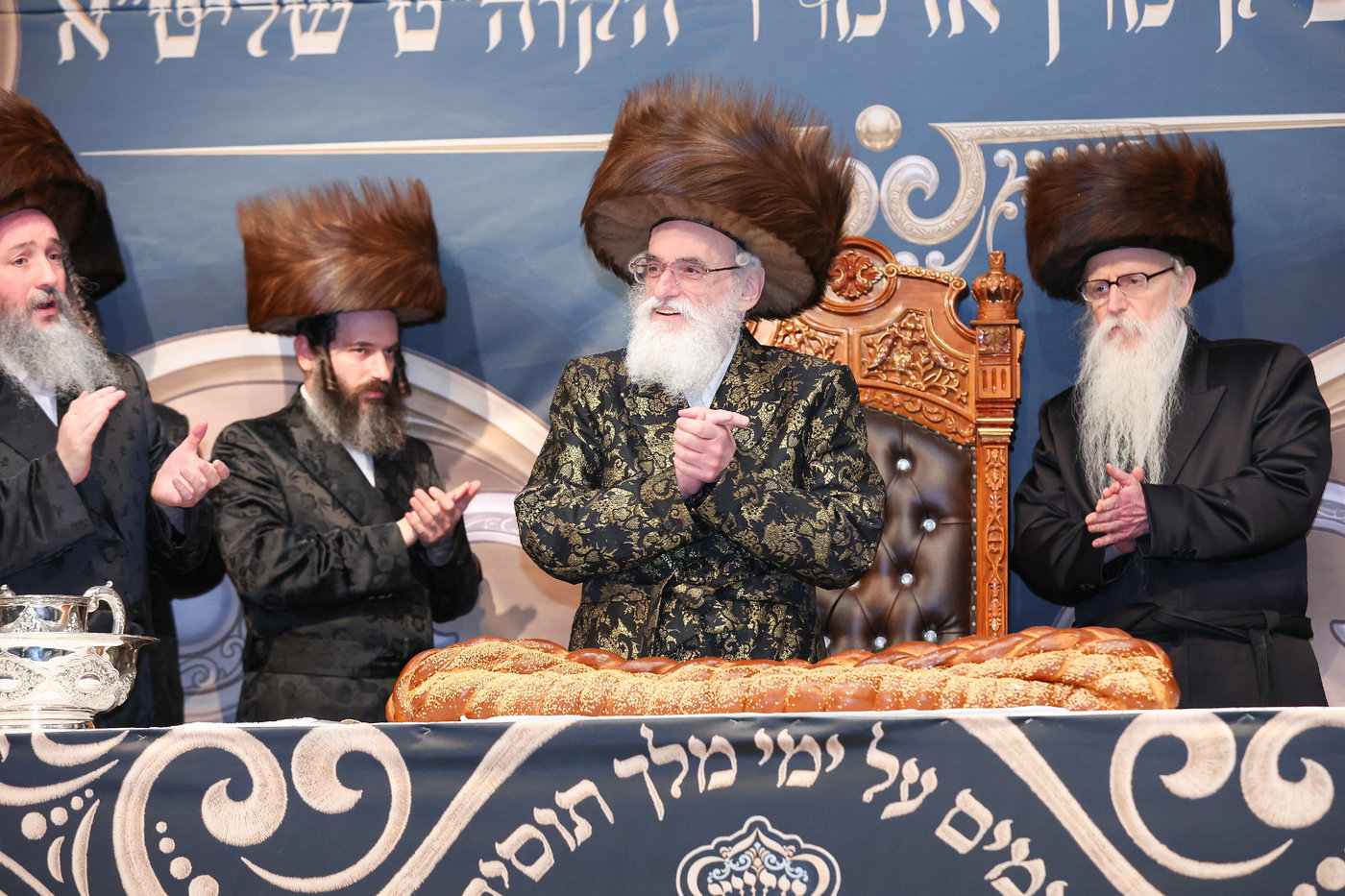 חנוכת הבית לבניין ישיבת “ישועות משה” בלונדון והכנסת ספר תורה