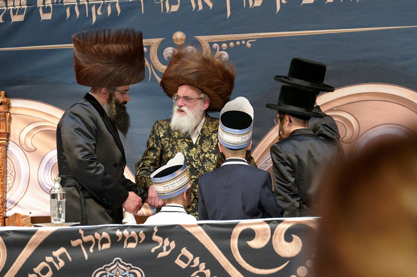 חנוכת הבית לבניין ישיבת “ישועות משה” בלונדון והכנסת ספר תורה
