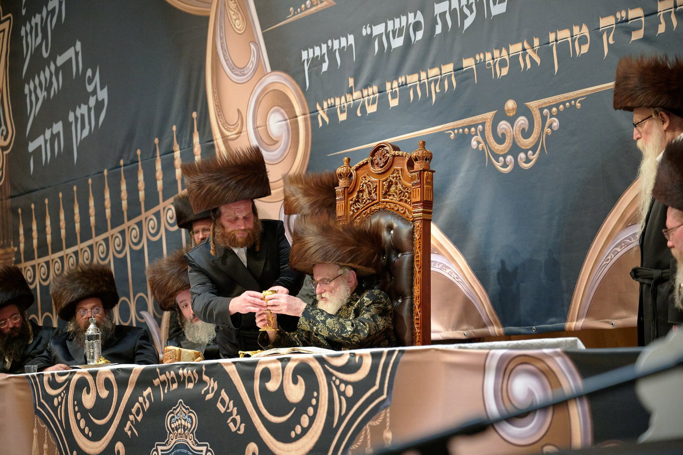 חנוכת הבית לבניין ישיבת “ישועות משה” בלונדון והכנסת ספר תורה